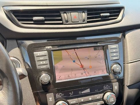 Used 2019 Nissan Rogue SV w/ Premium Package AWD/4WD image 30