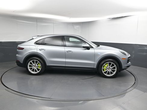 Used 2023 Porsche Cayenne E-Hybrid image 27