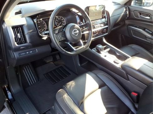 Used 2025 Nissan Pathfinder SL w/ Cargo Package AWD/4WD image 10