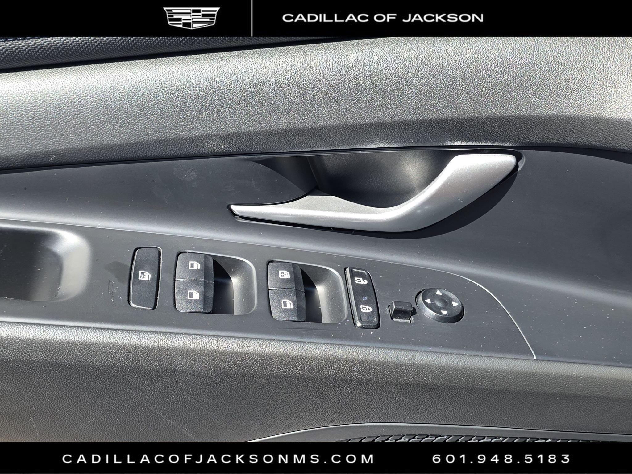 Used 2023 Hyundai Elantra Limited w/ Cargo Package FWD image 25