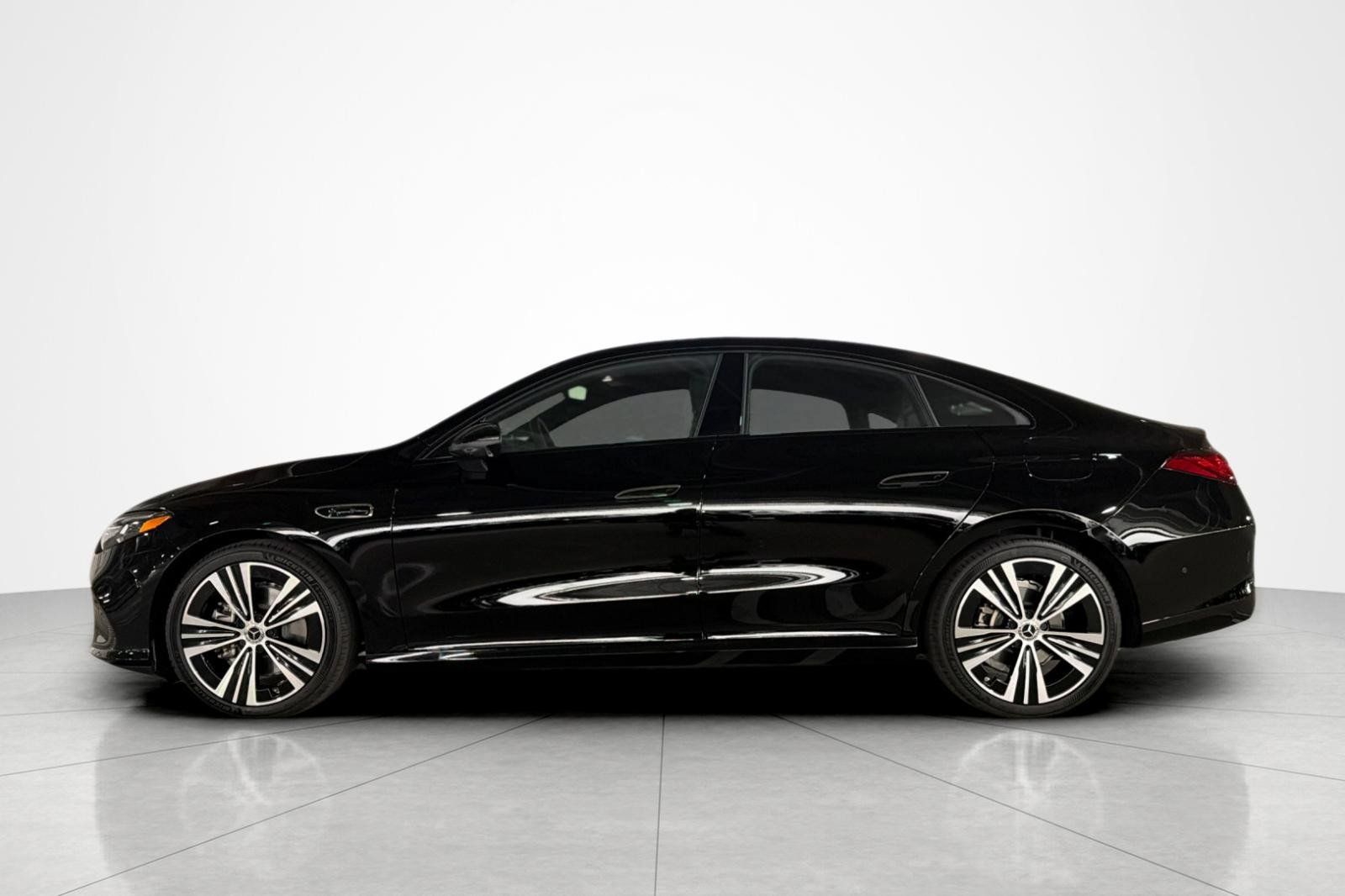 New 2027 Mercedes-Benz CLA 220 image 2