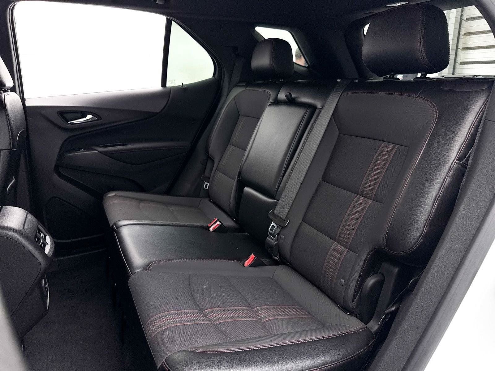 Used 2024 Chevrolet Equinox RS FWD image 30