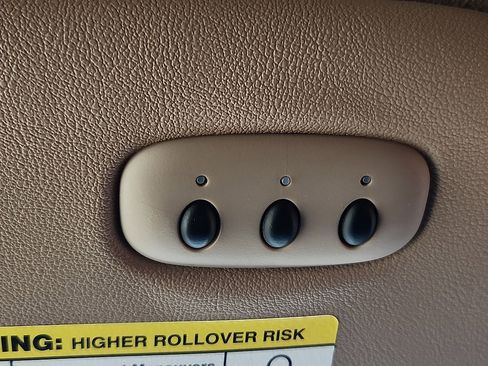 Used 2011 Ford F250 Lariat w/ Lariat Interior Pkg image 8