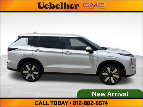 Used 2025 Mitsubishi Outlander SE AWD/4WD image 5