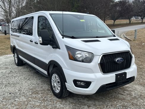 Used 2023 Ford Transit 350 XLT image 3