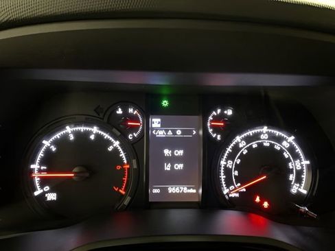 Used 2021 Toyota 4Runner SR5 Premium w/ Moonroof Package AWD/4WD image 15