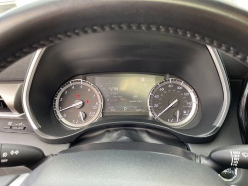 Used 2022 Toyota Highlander XLE image 19