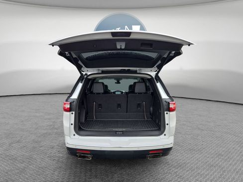 Used 2018 Chevrolet Traverse Premier AWD/4WD image 25