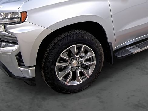 Used 2022 Chevrolet Silverado 1500 LT AWD/4WD image 7