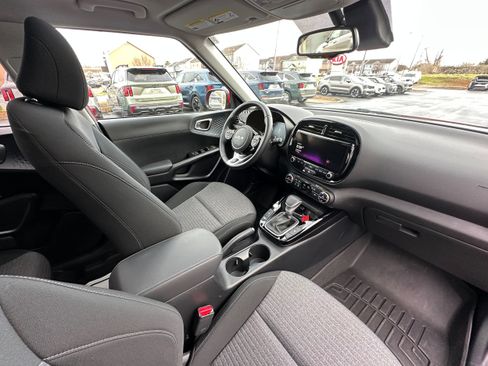 Used 2024 Kia Soul EX image 18
