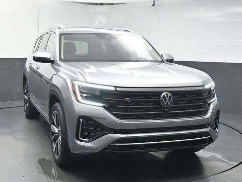 New 2026 Volkswagen Atlas SEL Premium R-Line image 2