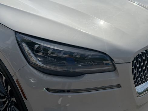 Used 2022 Lincoln Aviator Reserve RWD image 36
