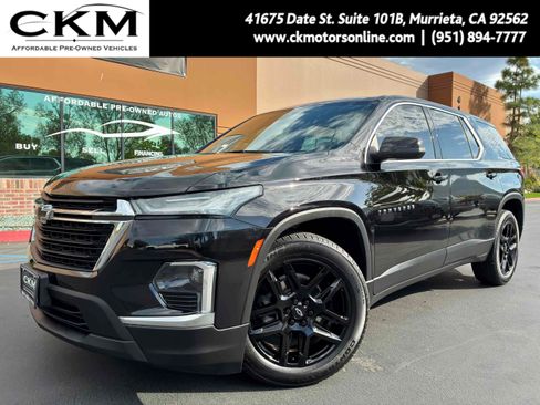 Used 2022 Chevrolet Traverse LS FWD image 1