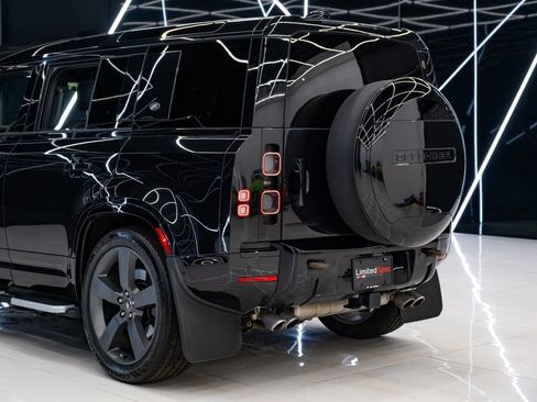 Used 2023 Land Rover Defender 110 V8 image 13