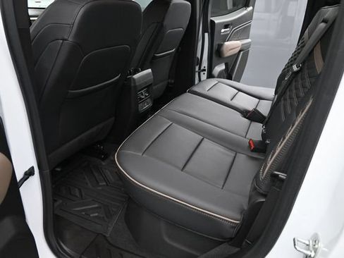 Used 2025 GMC Canyon Denali AWD/4WD image 14