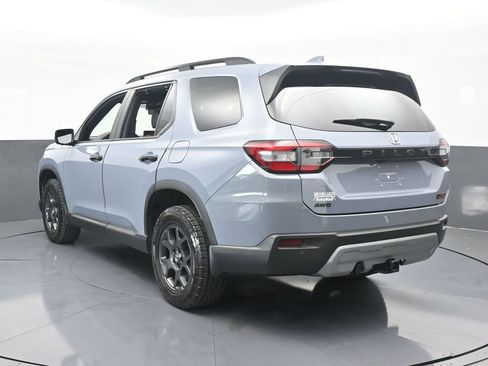 Used 2023 Honda Pilot TrailSport image 4