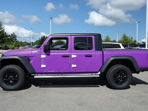Used 2022 Jeep Gladiator Mojave w/ Cold Weather Group AWD/4WD image 10