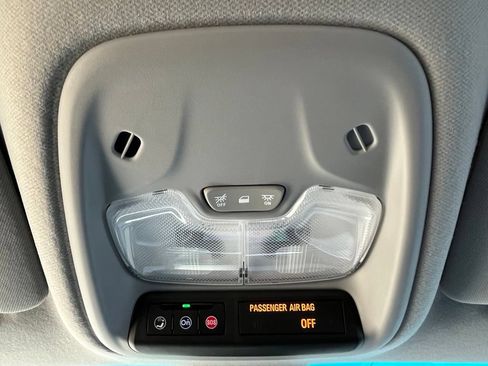 Used 2021 Chevrolet Bolt LT FWD image 19