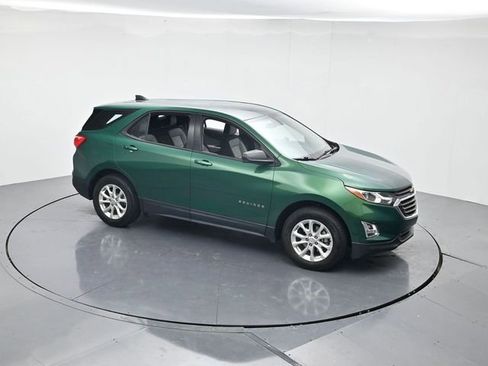 Used 2018 Chevrolet Equinox LS image 40