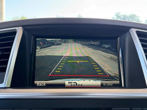 Used 2014 Mercedes-Benz ML 350 BlueTEC 4MATIC image 34