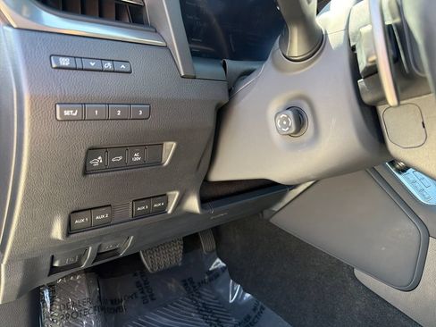 Used 2025 Lexus GX 550 AWD/4WD image 24