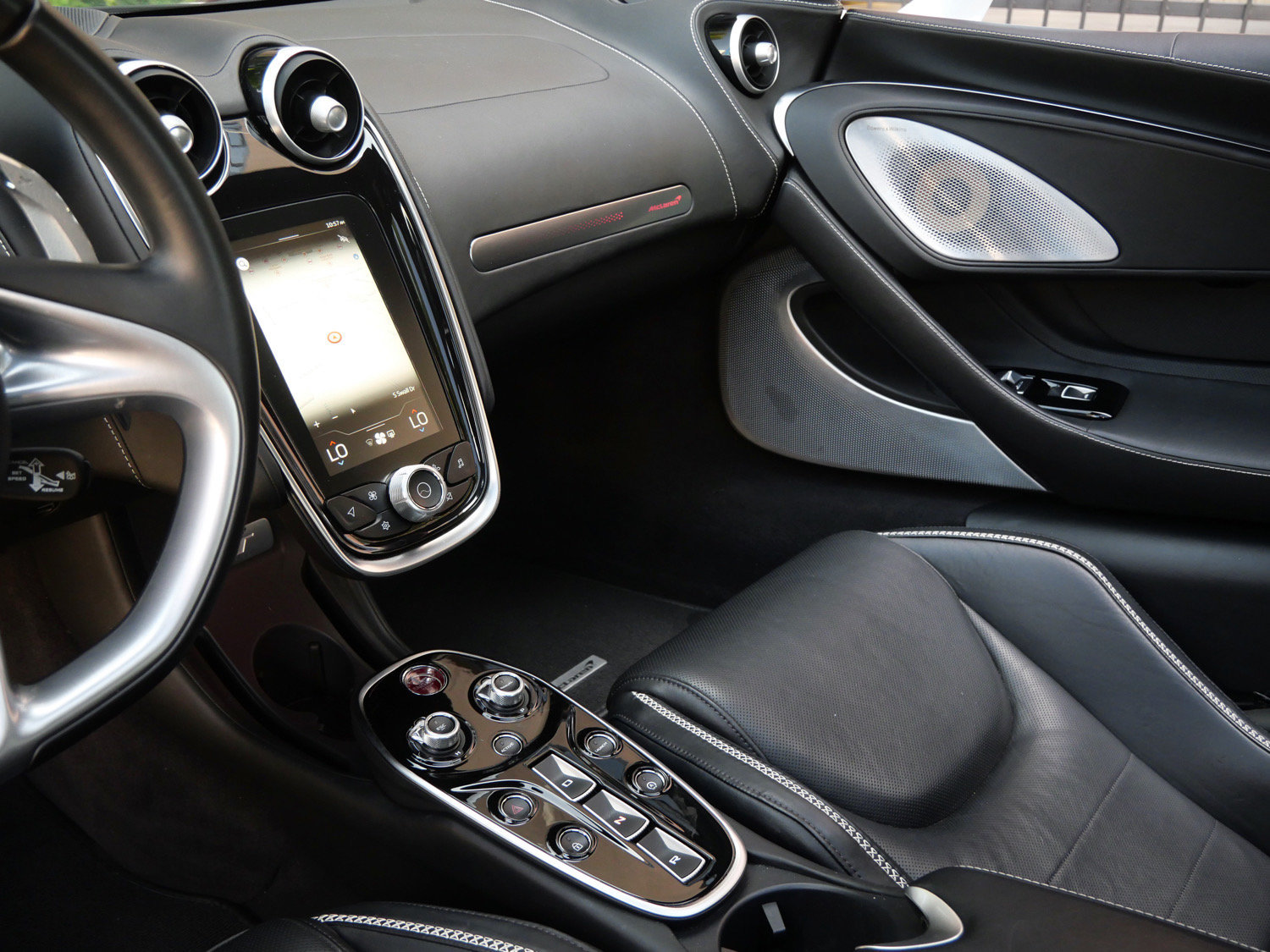 Used 2023 McLaren GT RWD image 18