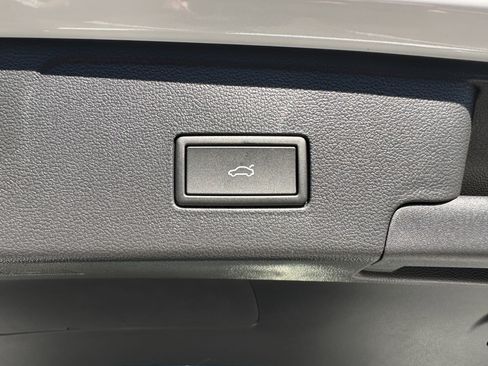 New 2026 Volkswagen Atlas Cross Sport SEL R-Line image 29