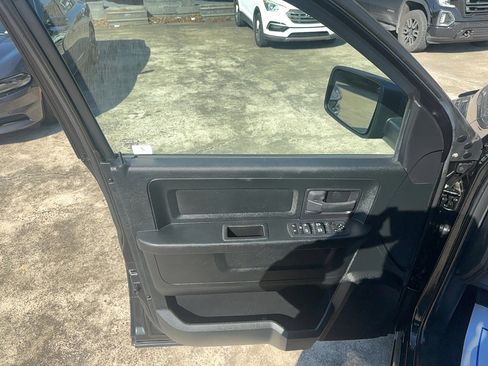 Used 2018 RAM 1500 Express image 11