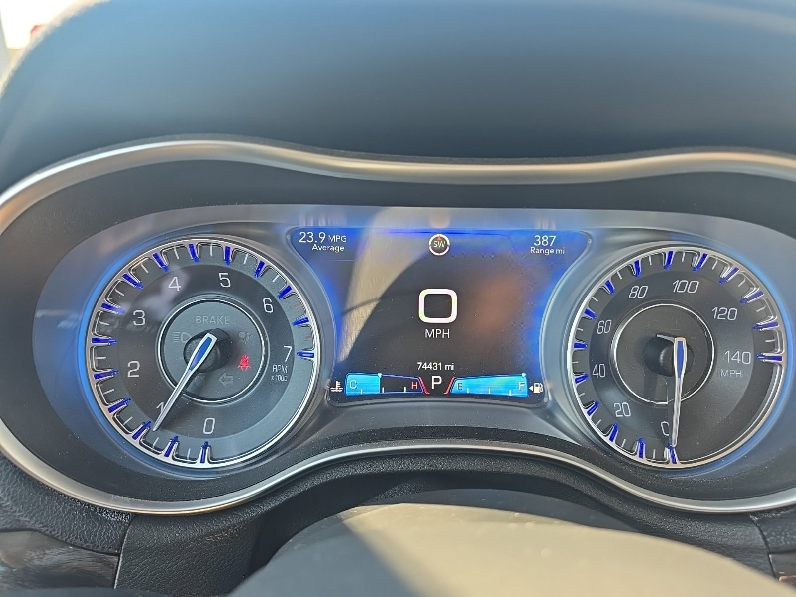 Used 2015 Chrysler 300 Limited RWD image 21