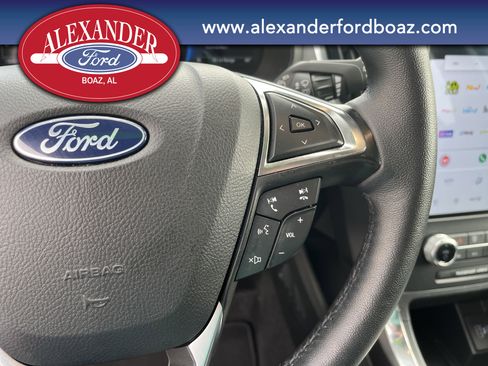 Used 2024 Ford Edge Titanium image 23