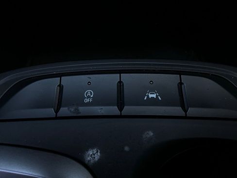 Used 2025 Buick Envista Preferred image 23