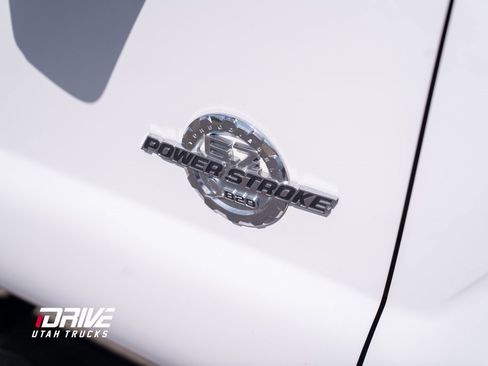 Used 2012 Ford F350 Lariat w/ Lariat Interior Pkg image 12