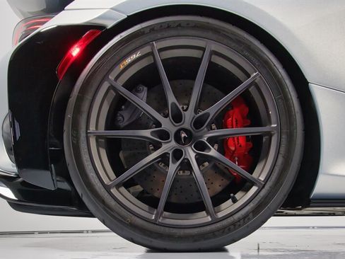 Used 2022 McLaren 765LT RWD image 18