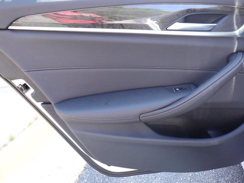 Used 2023 BMW 530i w/ Convenience Package RWD image 13