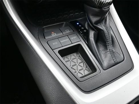 Used 2019 Toyota RAV4 XLE image 35