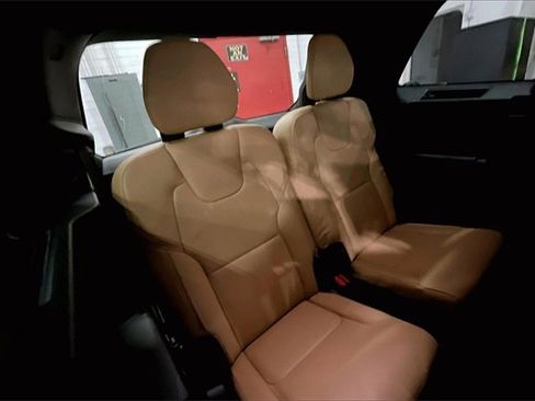 Certified 2023 Volvo XC90 B6 Ultimate w/ Lounge Package image 29