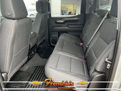 Used 2023 Chevrolet Silverado 1500 LT AWD/4WD image 6