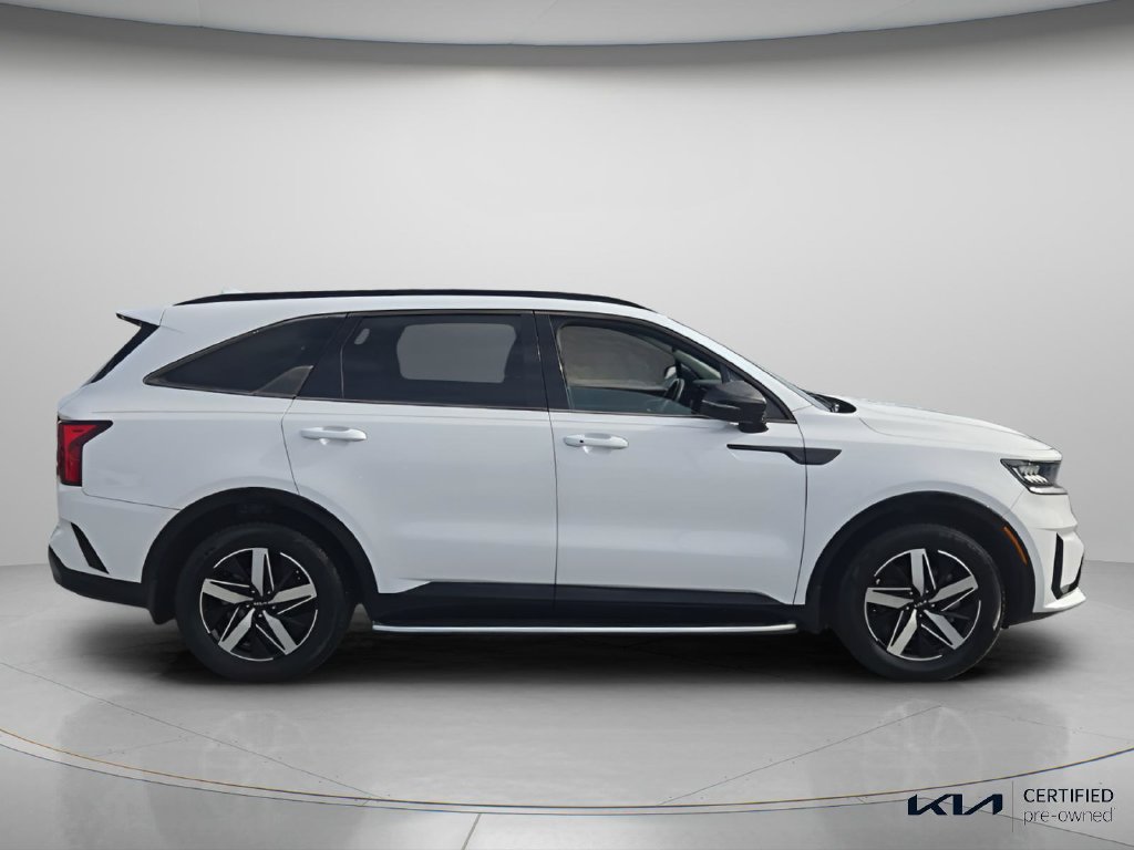 Certified 2022 Kia Sorento S FWD image 4