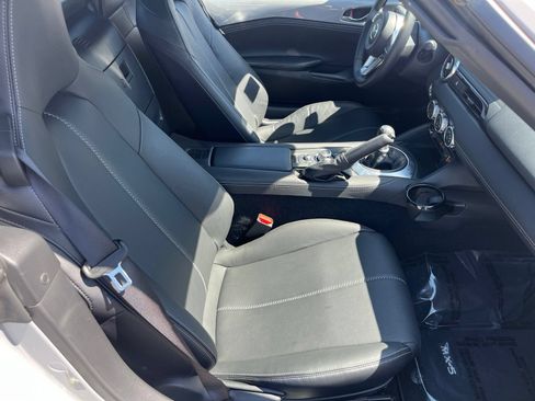 Certified 2025 MAZDA MX-5 Miata RF Grand Touring RWD image 14