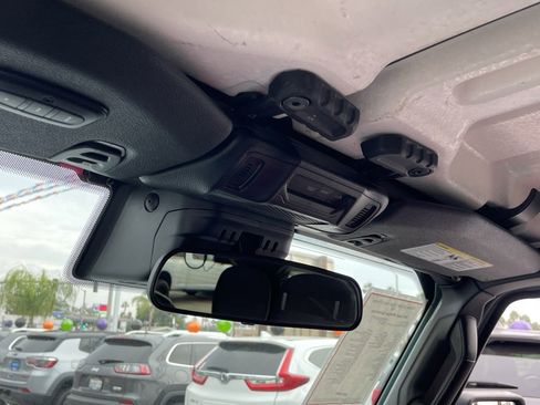 Used 2024 Jeep Wrangler Unlimited Sahara image 31