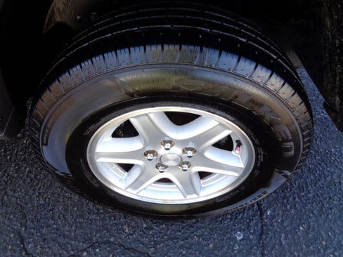 Used 2003 Jeep Liberty Sport image 24