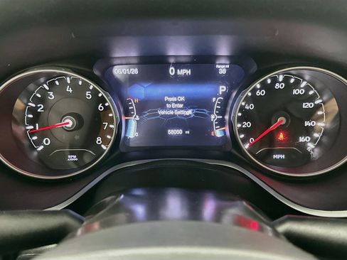 Used 2018 Jeep Compass Latitude w/ Popular Equipment Group FWD image 19