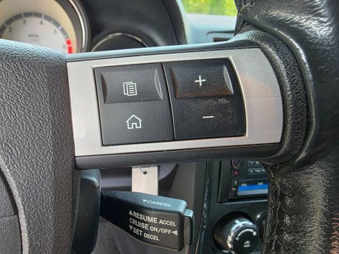 Used 2010 Dodge Challenger R/T RWD image 17