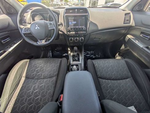 Used 2020 Mitsubishi Outlander Sport SE FWD image 13