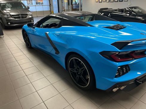 Used 2021 Chevrolet Corvette Stingray Premium Conv w/ Z51 Performance Package RWD image 13