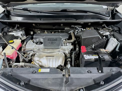 Used 2017 Toyota RAV4 XLE AWD/4WD image 32