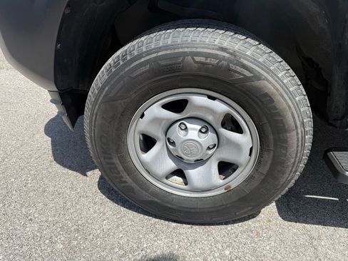 Used 2019 Toyota Tacoma SR RWD image 5