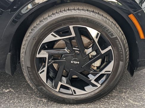 Certified 2023 Kia Sportage SX image 9