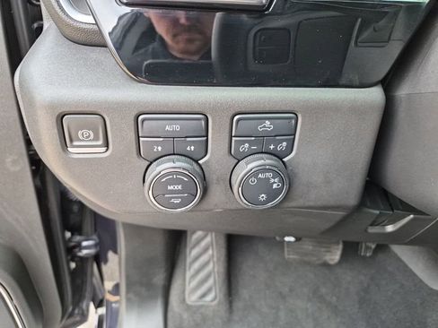 Used 2023 Chevrolet Silverado 1500 LT image 32