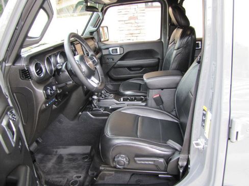 Used 2023 Jeep Wrangler Unlimited Sahara w/ Cold Weather Group AWD/4WD image 12